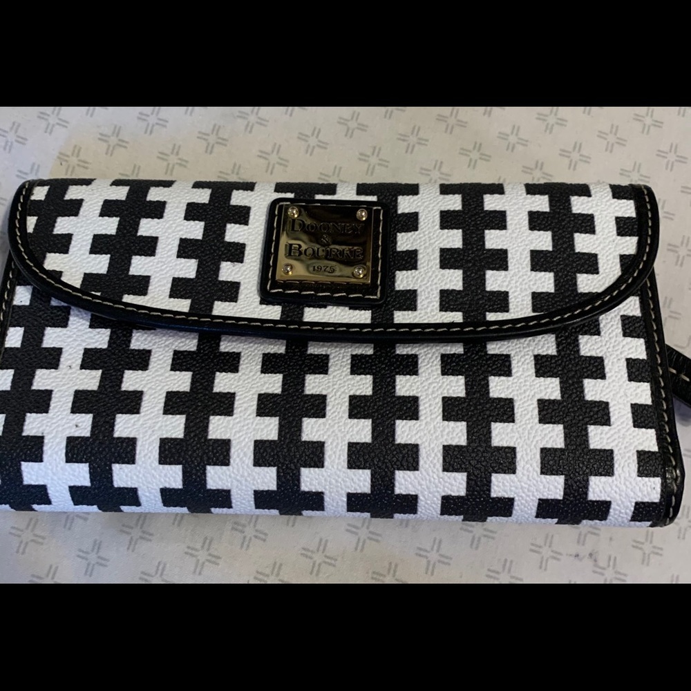 Dooney & Bourke wallet